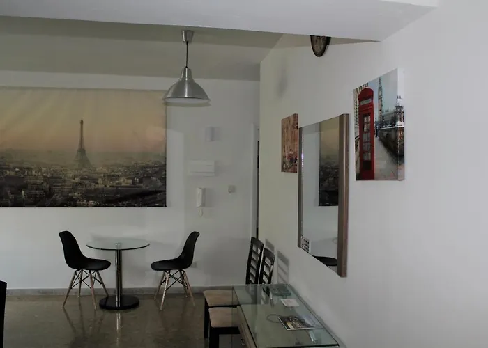 Eclectic Business & Leisure * 尼科西亚